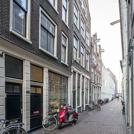 Sint Jan Patio Retreat
